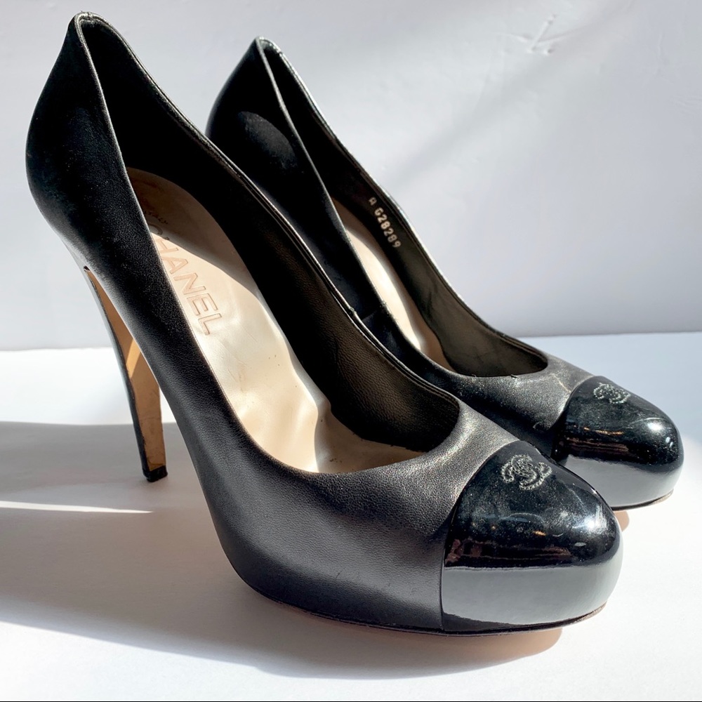 Authentic Chanel CC Black cap toe platform pump - Picture 1 of 8